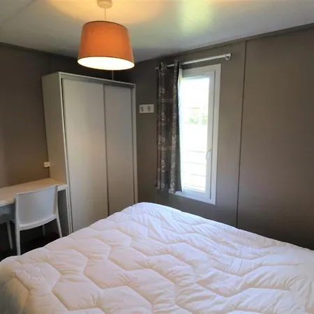 Charmant Chalet Au Calme Avec Terrasse Pres De Nombreuses Activites - Fr-1-742-391 * Le Rouget