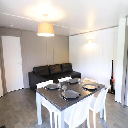 Charmant Chalet Au Calme Avec Terrasse Pres De Nombreuses Activites - Fr-1-742-391 * Le Rouget
